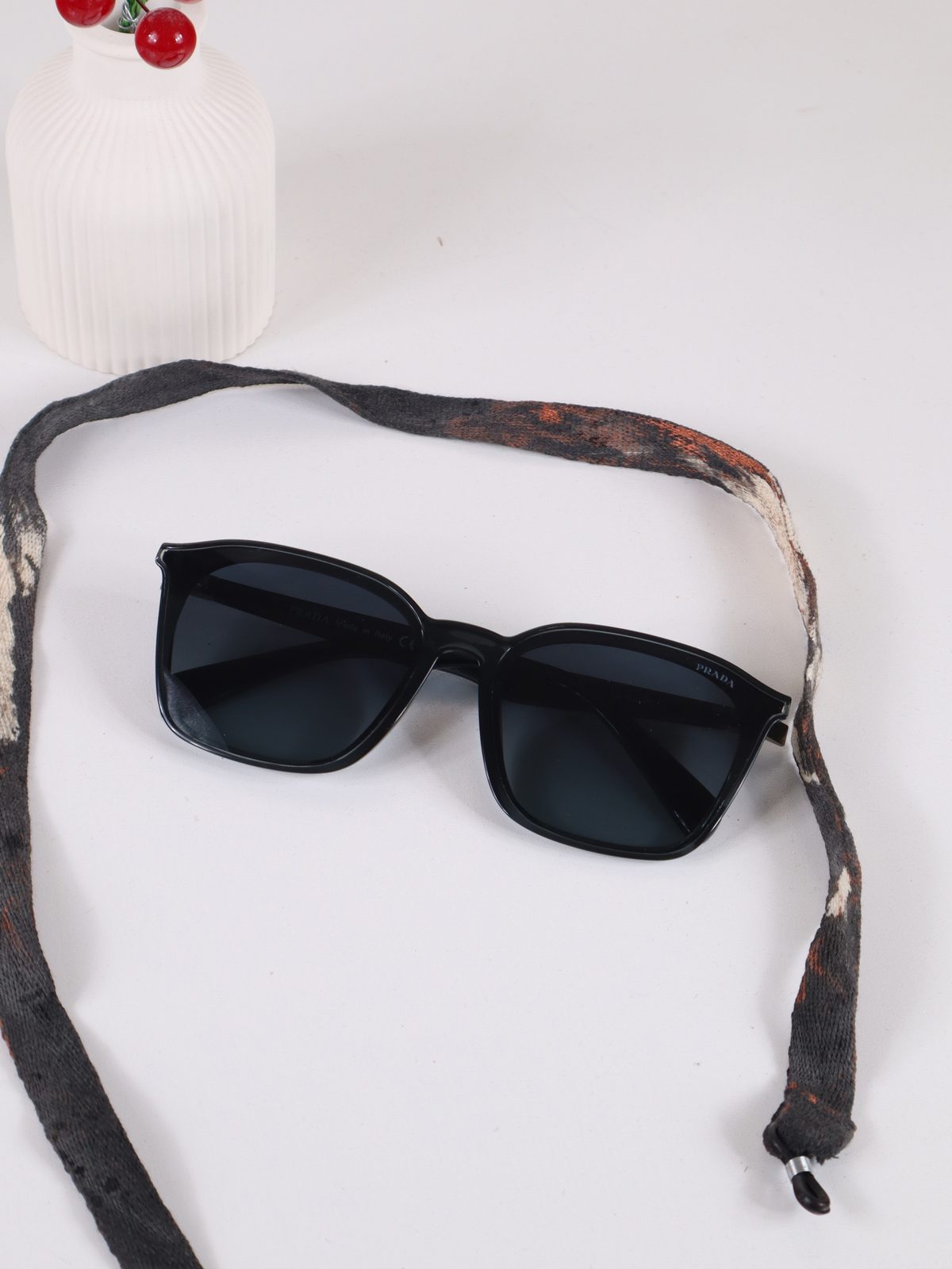 IMG_3255 copy عینک آفتابی زنانه و مردانه Sleek Geometry پرادا مدل Prada | SGA-2806 - Image 1