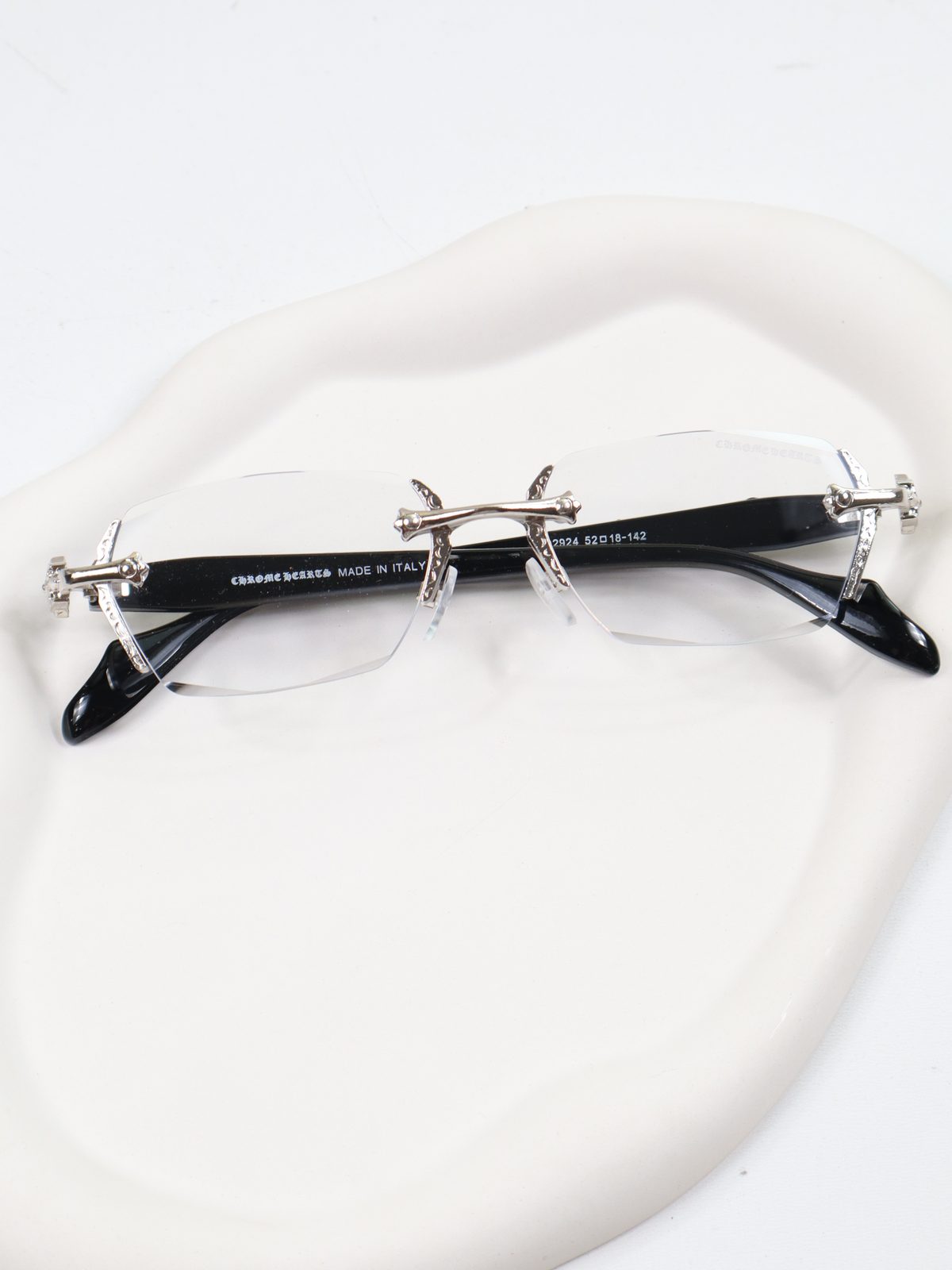 IMG_4087 copy عینک بلوکات Vay کروم هارتز مدل Chrome Hearts | SG-2924 - تصویر 1